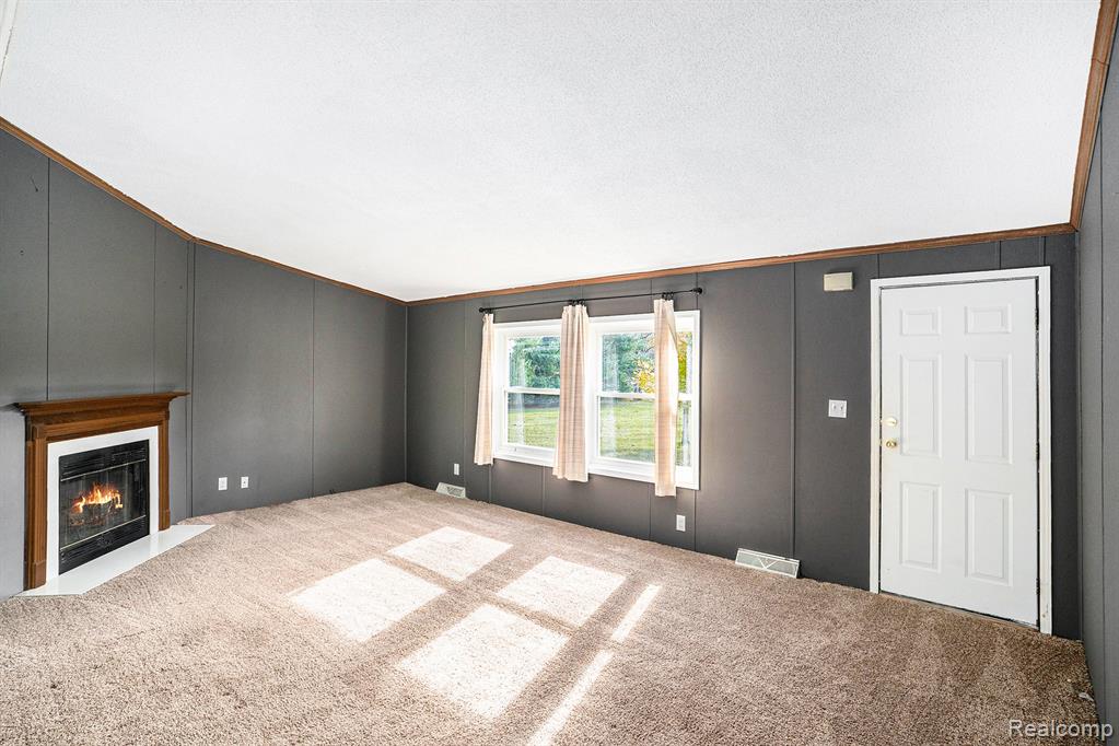 6701 Hazard Road Fenton, MI 48430 - Photo 3 of 13