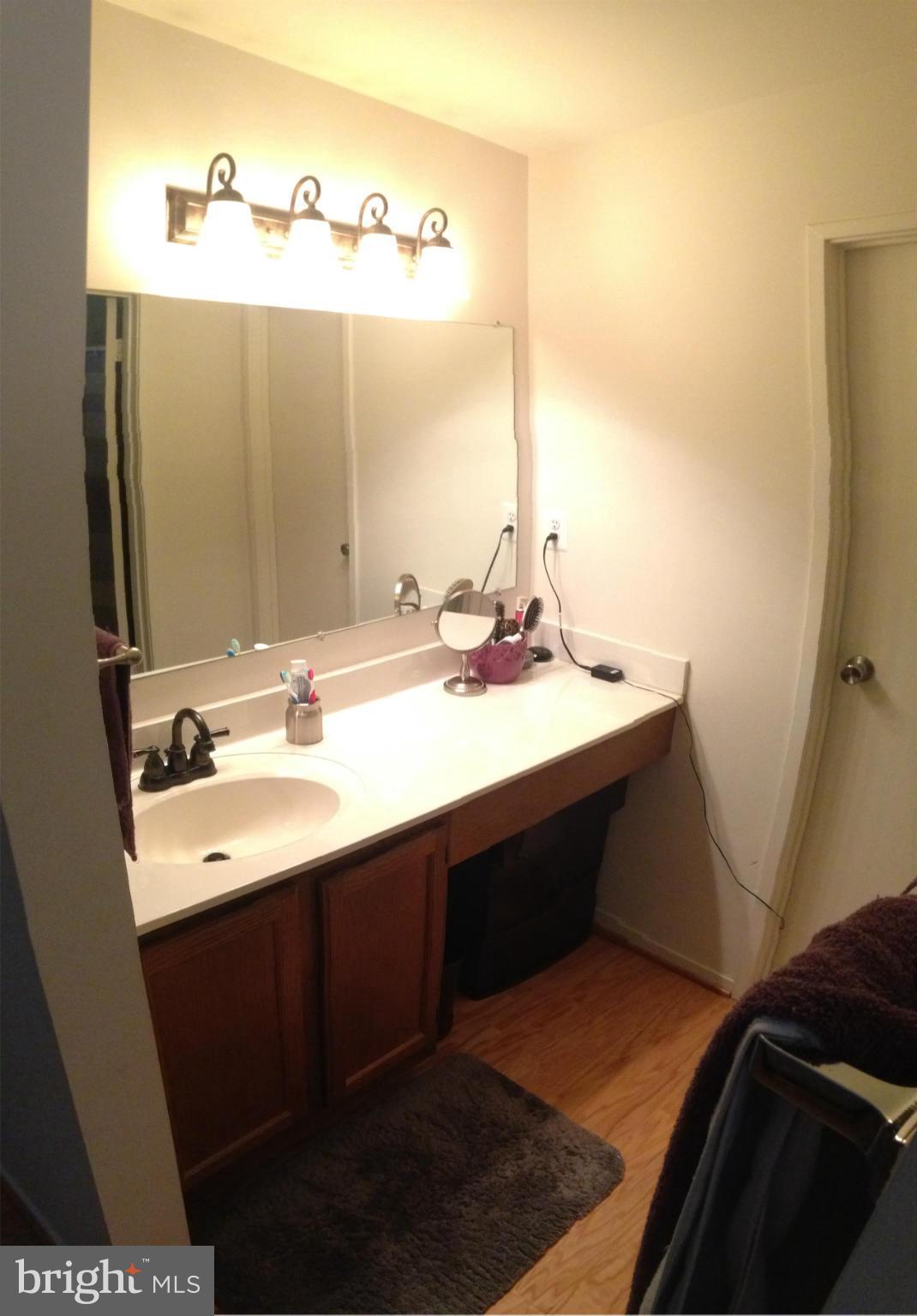 7827 A Harrowgate Circle, Unit 145 Springfield, VA 22152 - Photo 16 of 30 Bath