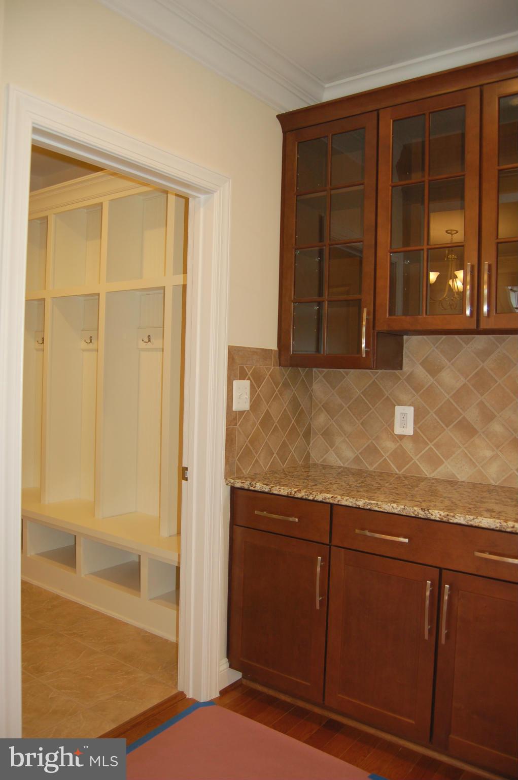 712 Kingsley Road Southwest Vienna, VA 22180 - Photo 15 of 28 Interior (General)