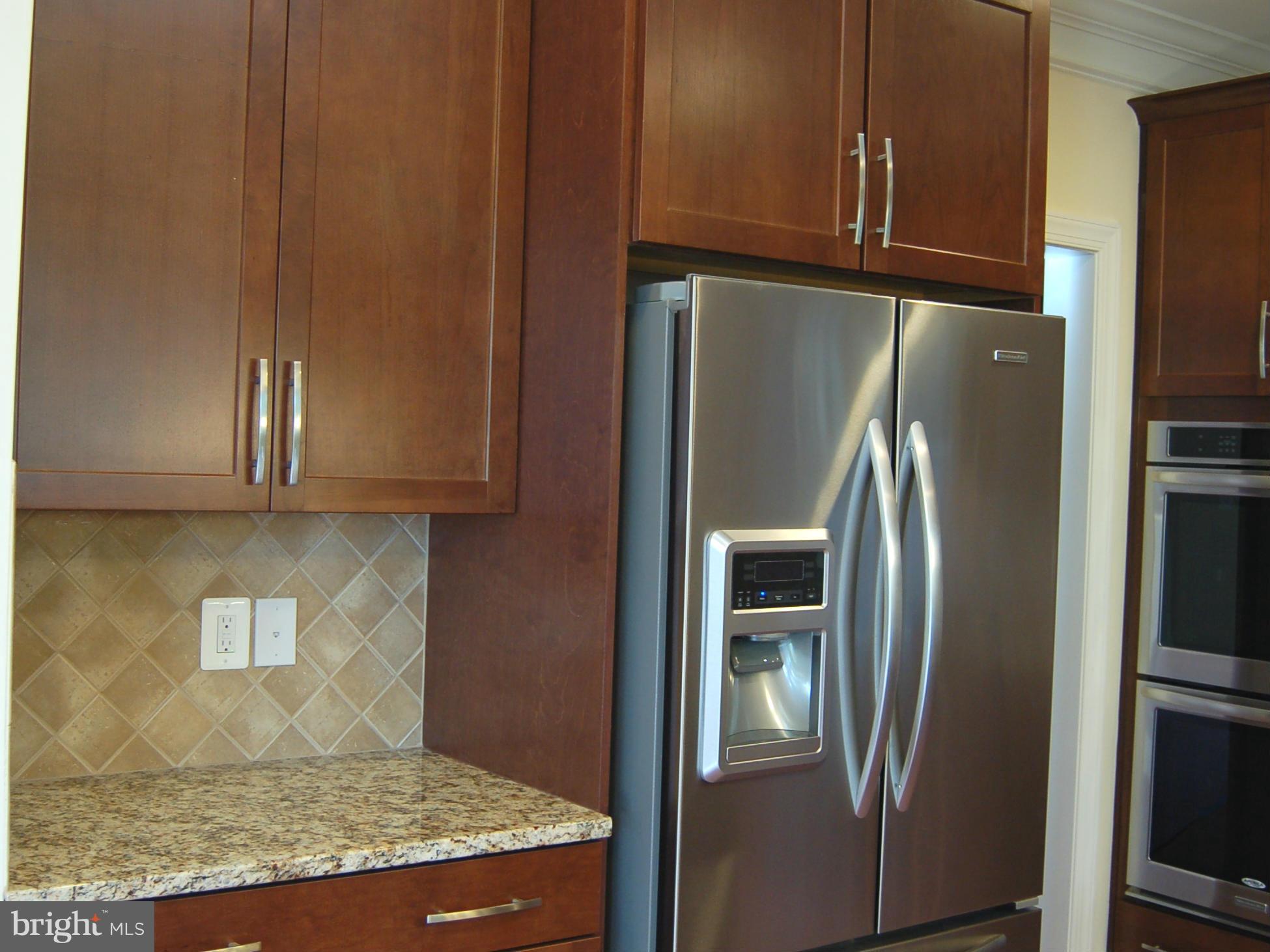 712 Kingsley Road Southwest Vienna, VA 22180 - Photo 16 of 28 Kitchen