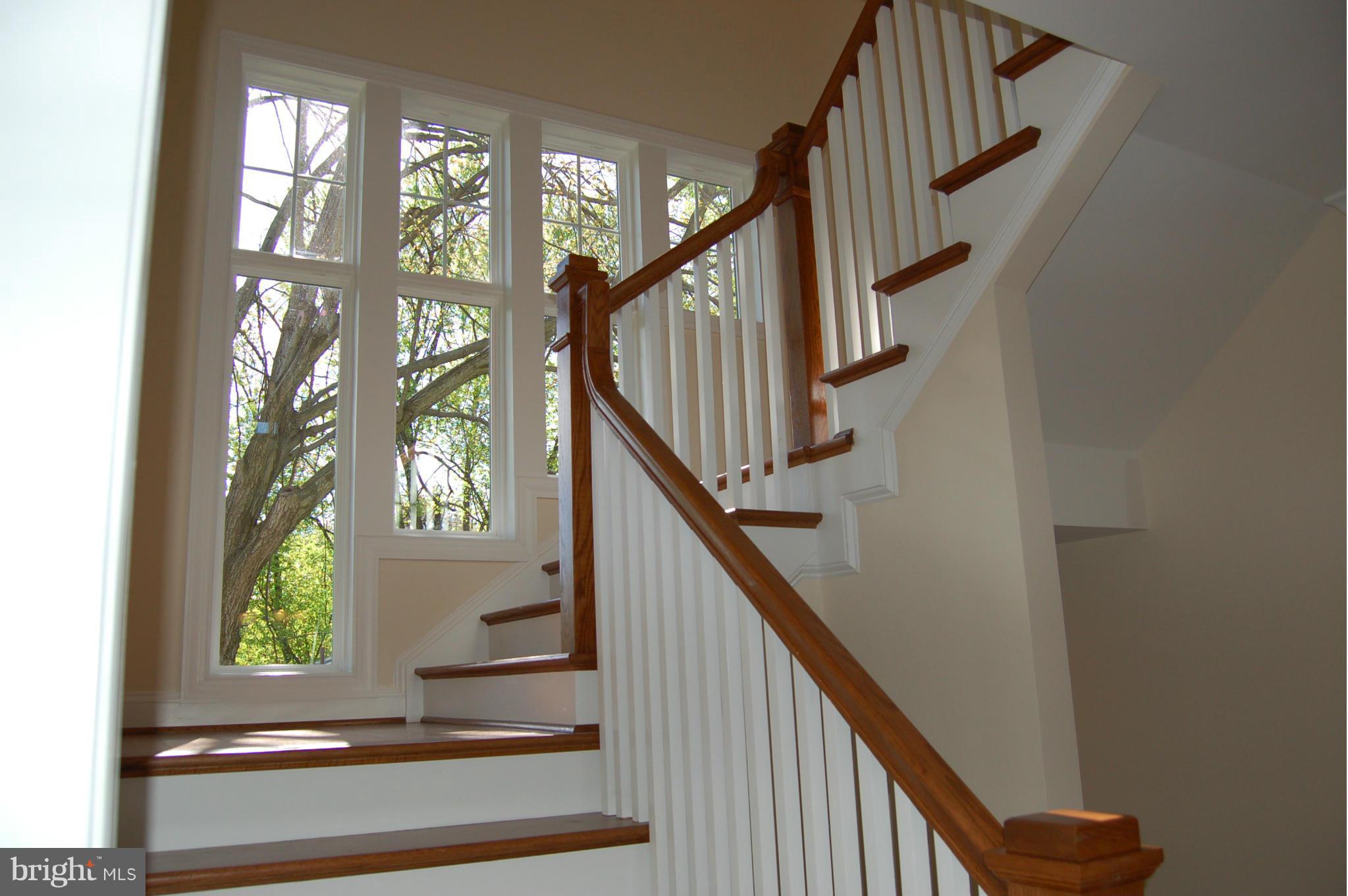712 Kingsley Road Southwest Vienna, VA 22180 - Photo 18 of 28 Interior (General)