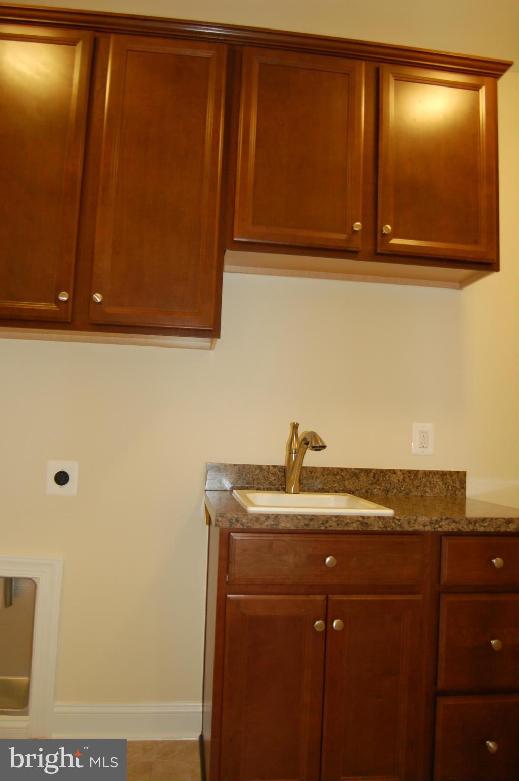 712 Kingsley Road Southwest Vienna, VA 22180 - Photo 19 of 28 Interior (General)