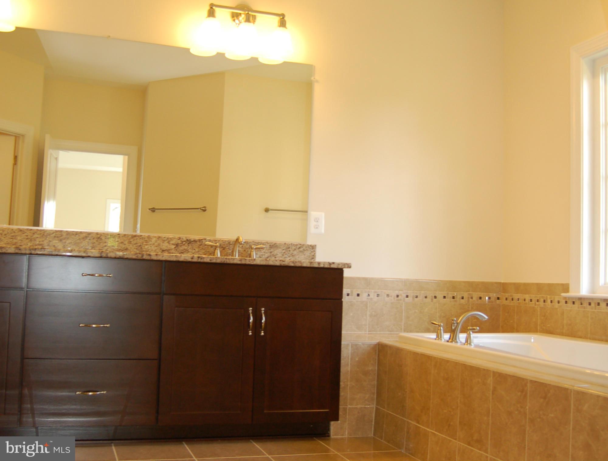 712 Kingsley Road Southwest Vienna, VA 22180 - Photo 21 of 28 Bath (Master)