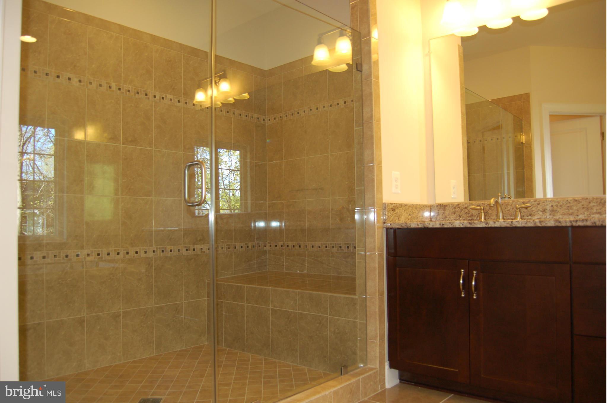 712 Kingsley Road Southwest Vienna, VA 22180 - Photo 22 of 28 Bath (Master)