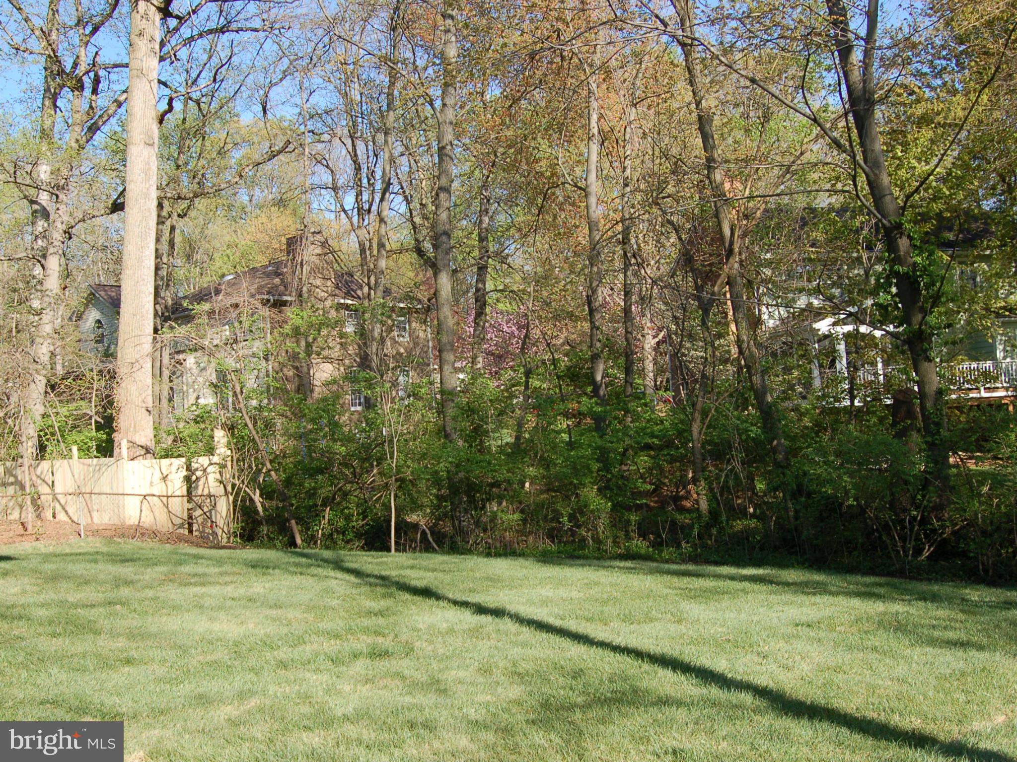 712 Kingsley Road Southwest Vienna, VA 22180 - Photo 26 of 28 Exterior (Rear)