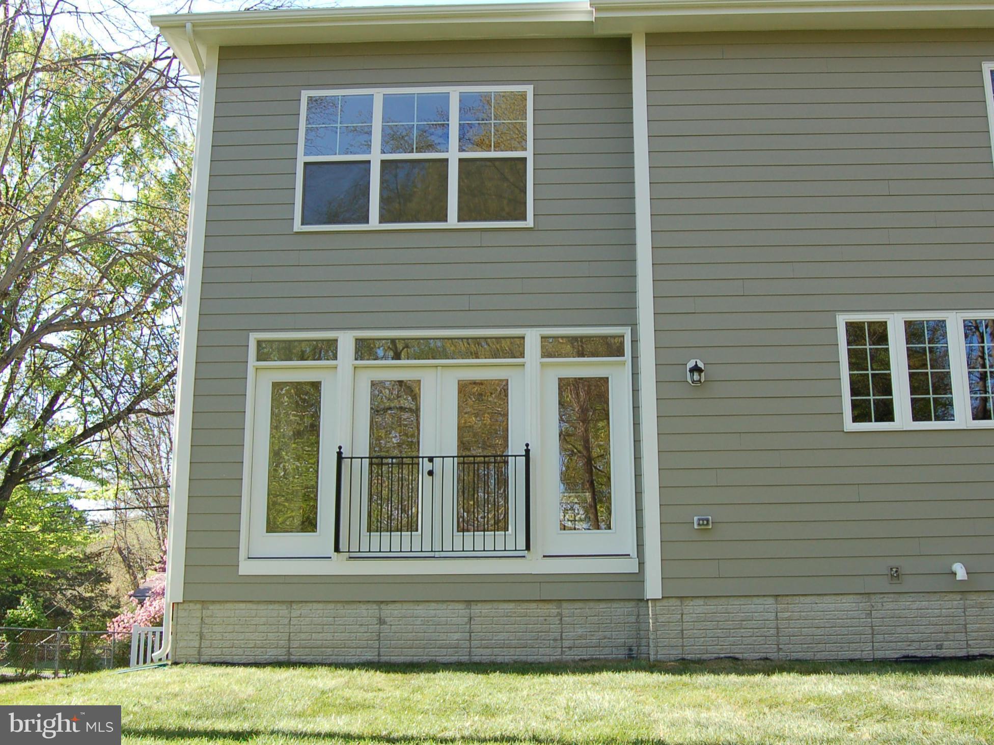 712 Kingsley Road Southwest Vienna, VA 22180 - Photo 28 of 28 Exterior (Rear)