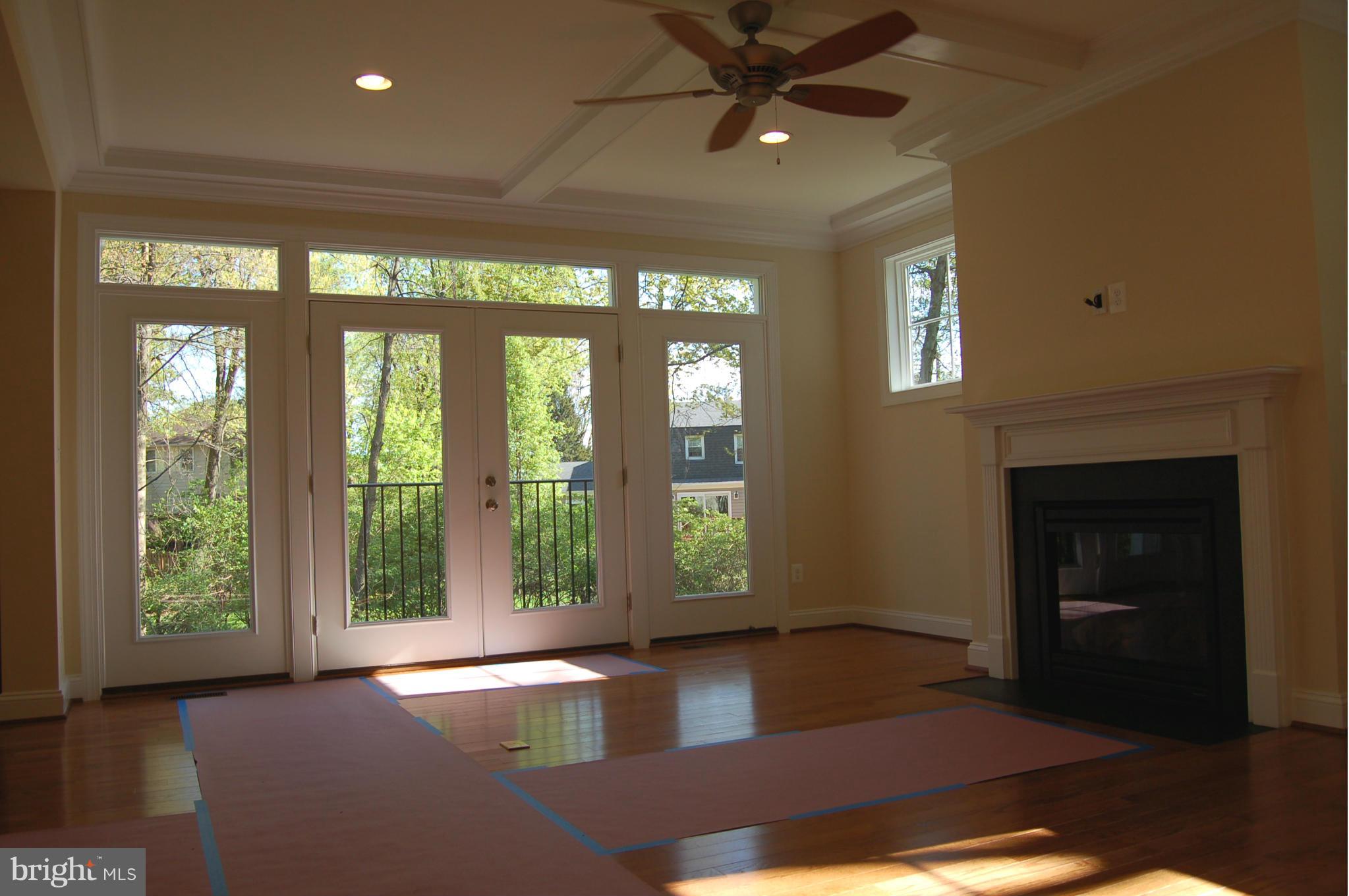 712 Kingsley Road Southwest Vienna, VA 22180 - Photo 8 of 28 Family Room