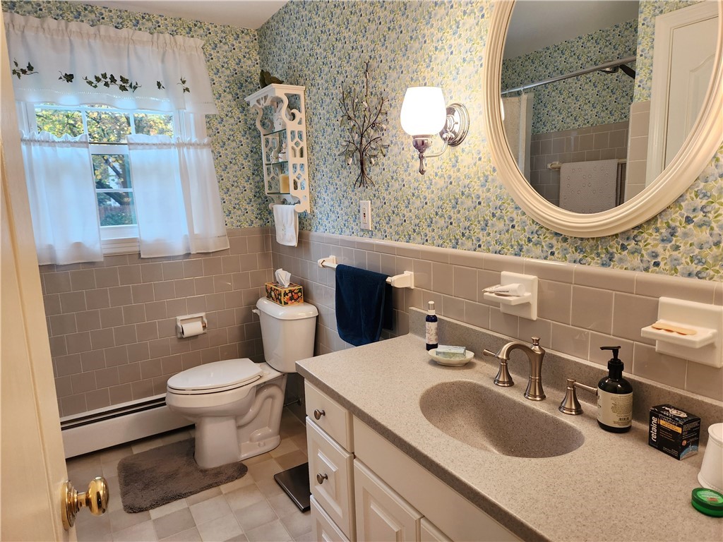 144 Burgess Street Pawtucket, RI 02861 - Photo 14 of 25 Spotless bathroom
