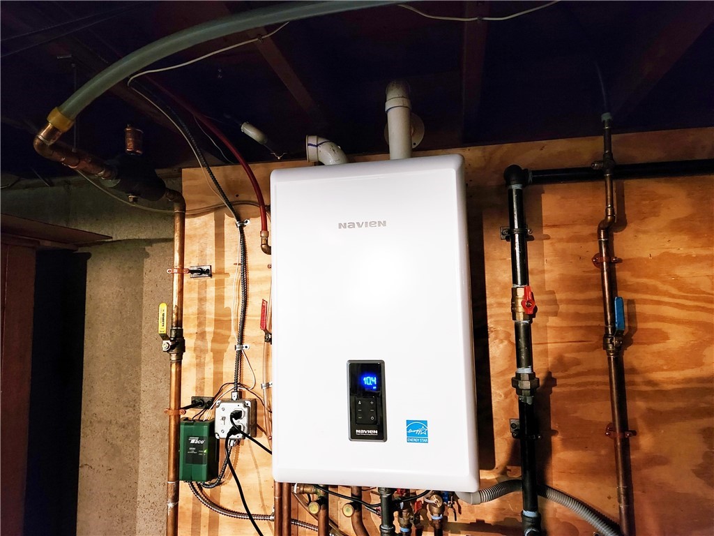 144 Burgess Street Pawtucket, RI 02861 - Photo 21 of 25 3 yr. old Navian heating