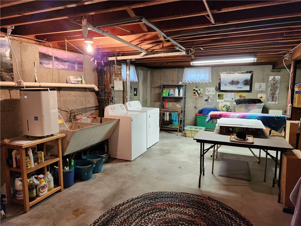 144 Burgess Street Pawtucket, RI 02861 - Photo 22 of 25 Nice and dry