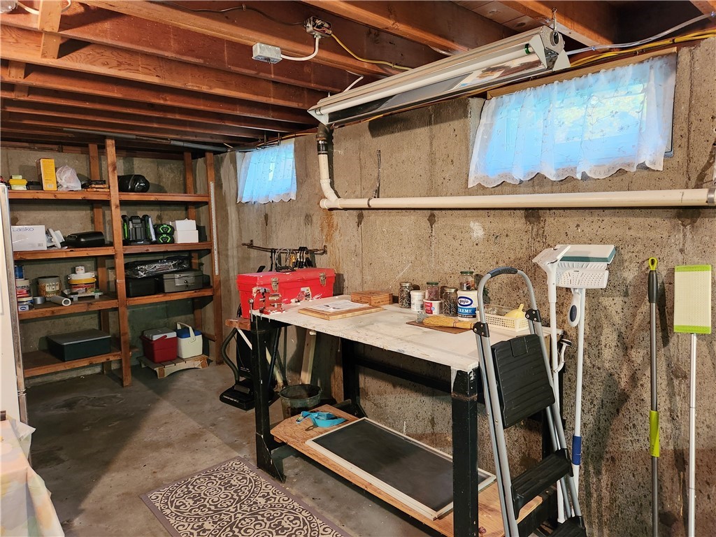 144 Burgess Street Pawtucket, RI 02861 - Photo 24 of 25 Workbench