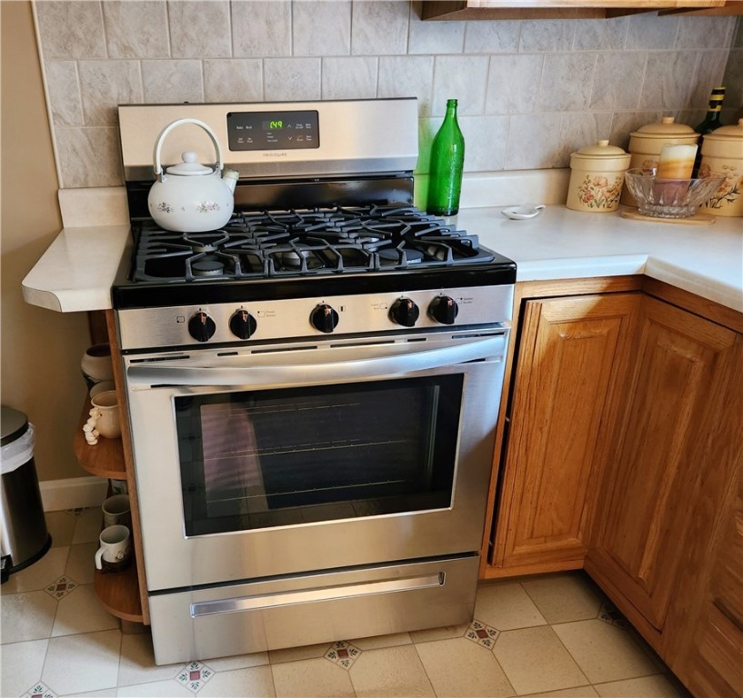 144 Burgess Street Pawtucket, RI 02861 - Photo 7 of 25 Young stove