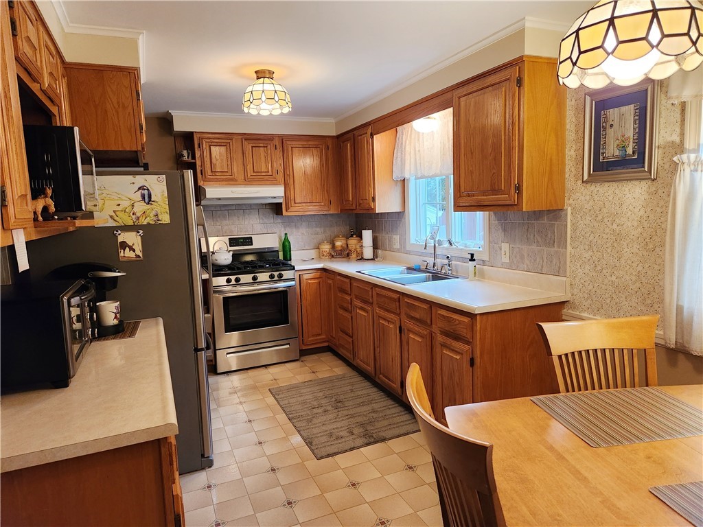 144 Burgess Street Pawtucket, RI 02861 - Photo 8 of 25 Neat and functional