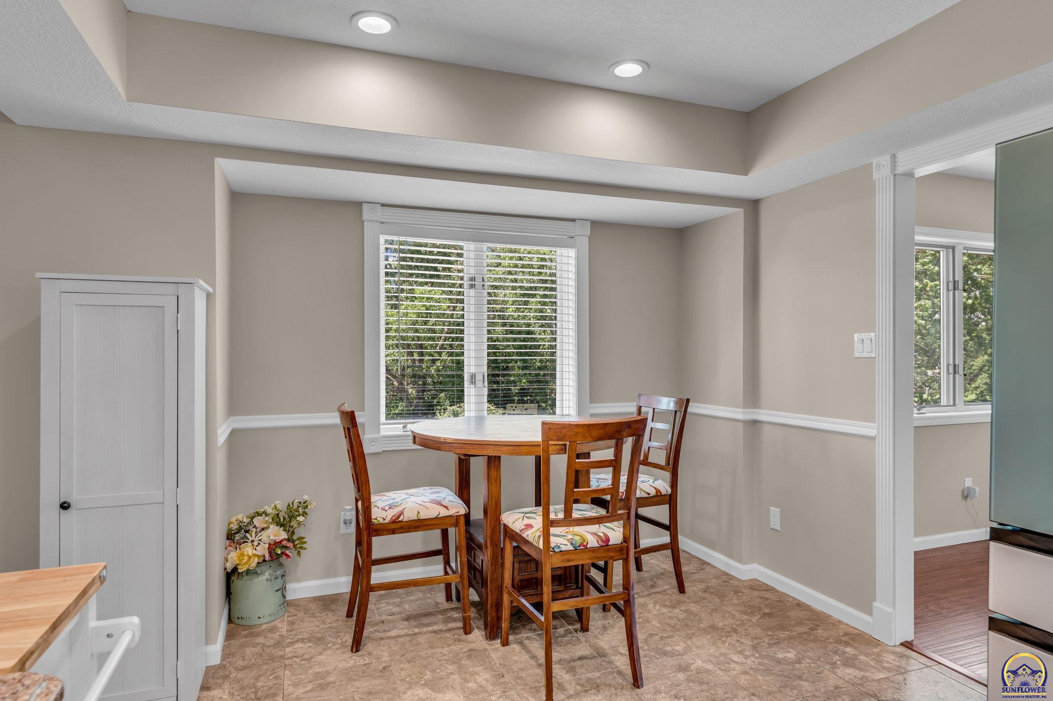3725 Southwest Kings Forest Road Topeka, KS 66610 - Photo 18 of 52