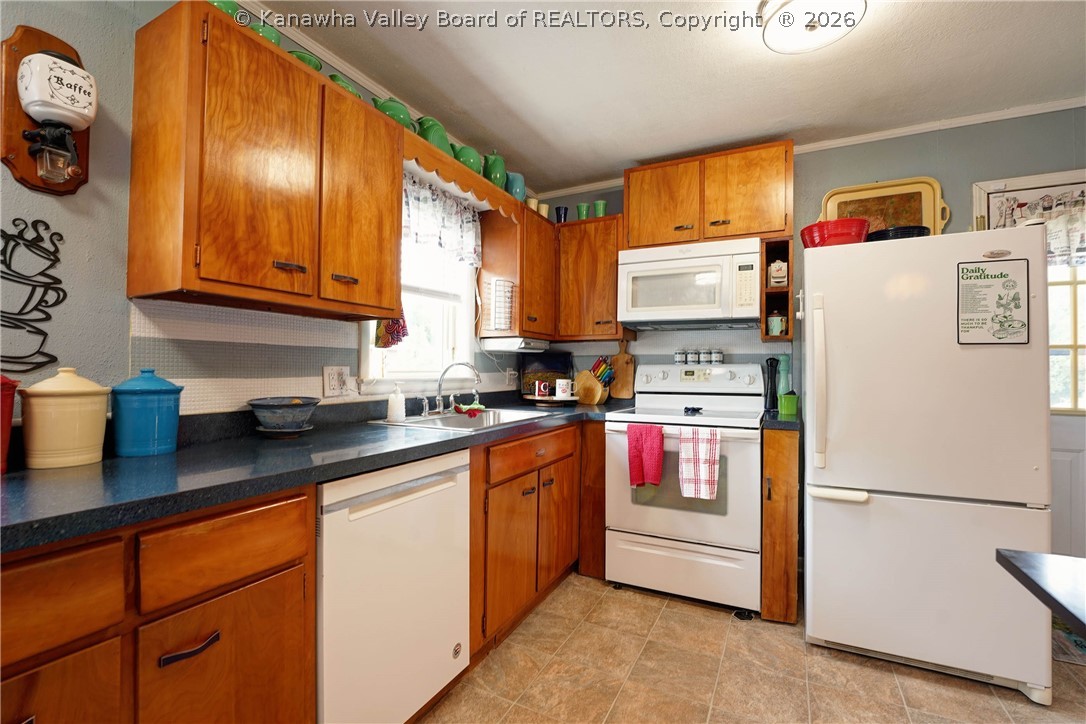 1530 Strawberry Road St. Albans, WV 25177 - Photo 11 of 32 Gallery Image 11