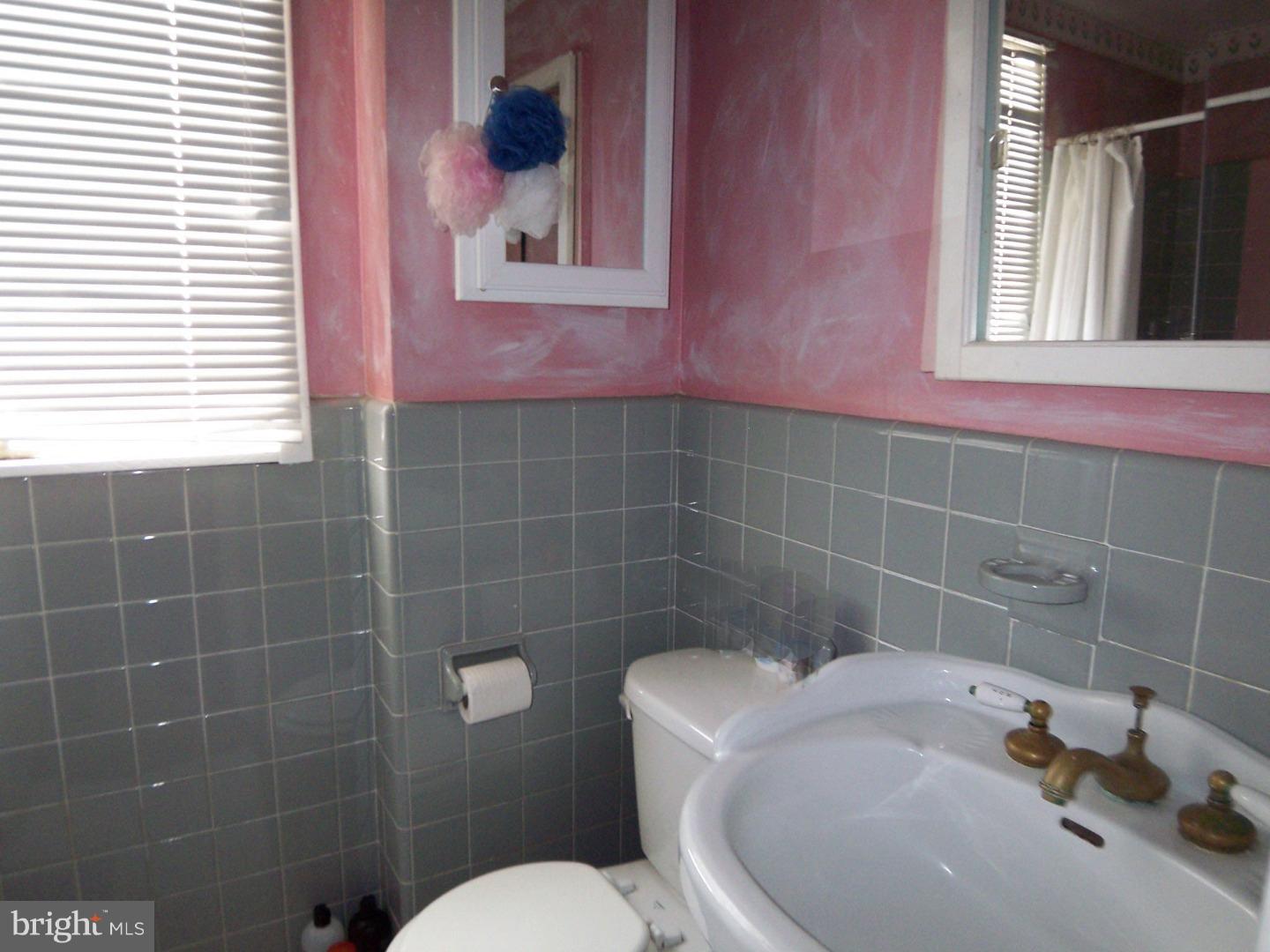 9906 Medway Road Philadelphia, PA 19115 - Photo 12 of 18