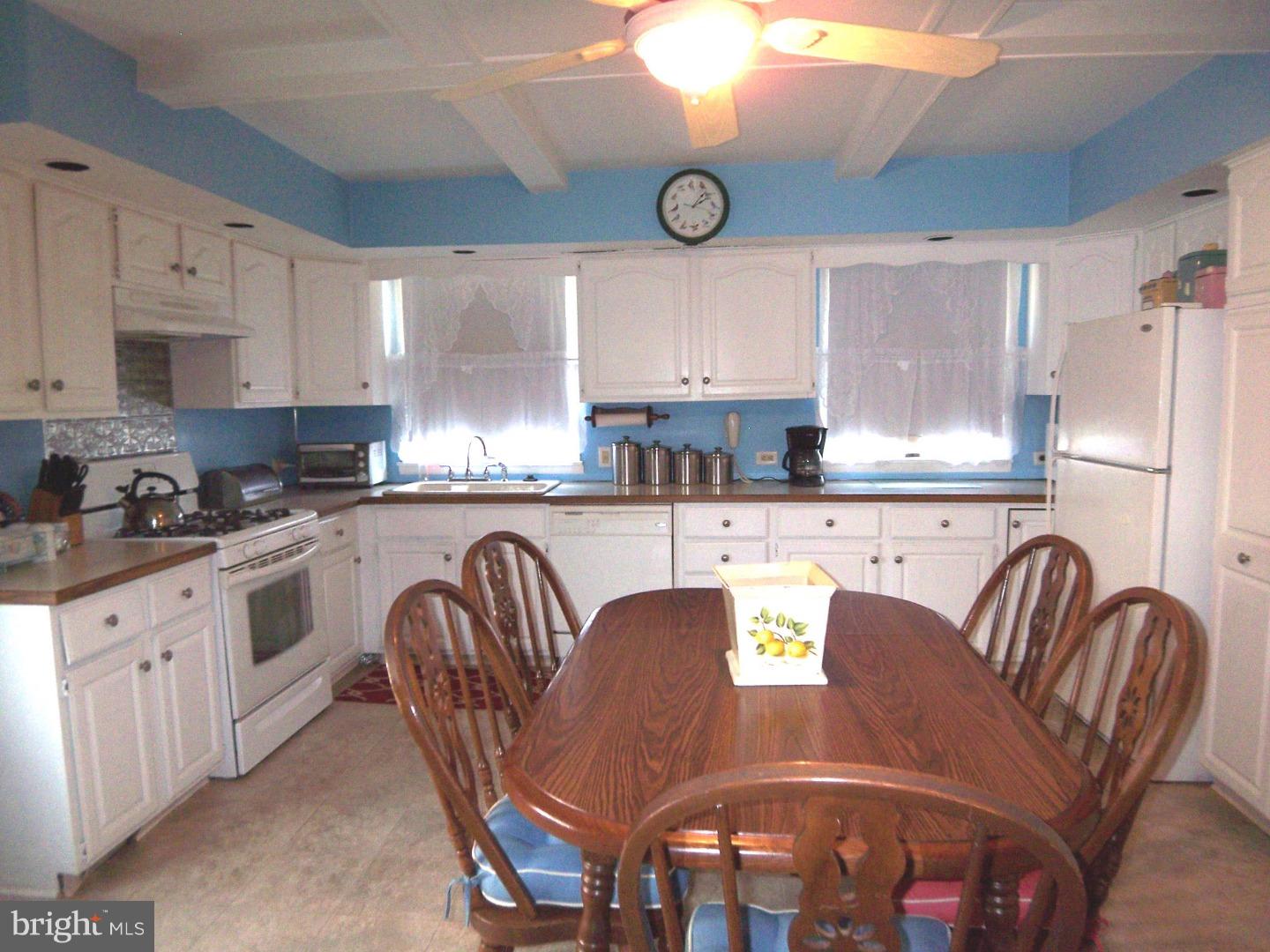 9906 Medway Road Philadelphia, PA 19115 - Photo 4 of 18