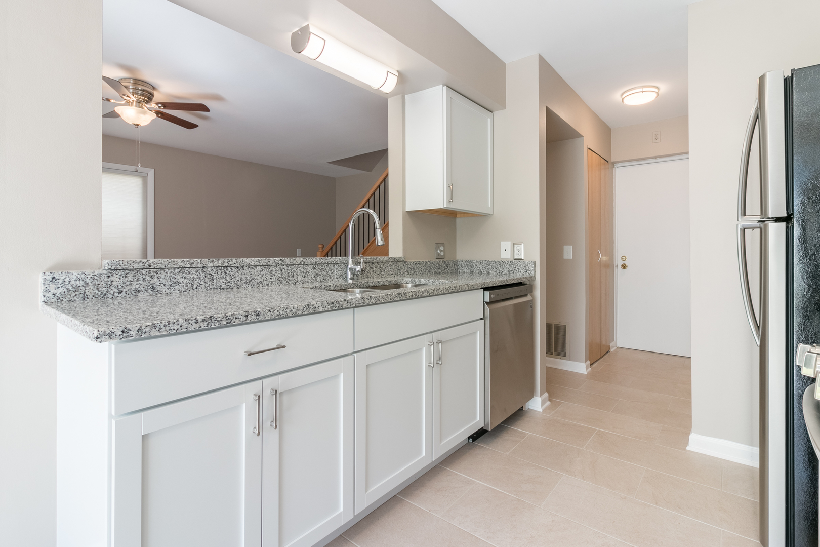 711 Sunfish Point Schaumburg, IL 60194 - Photo 8 of 20