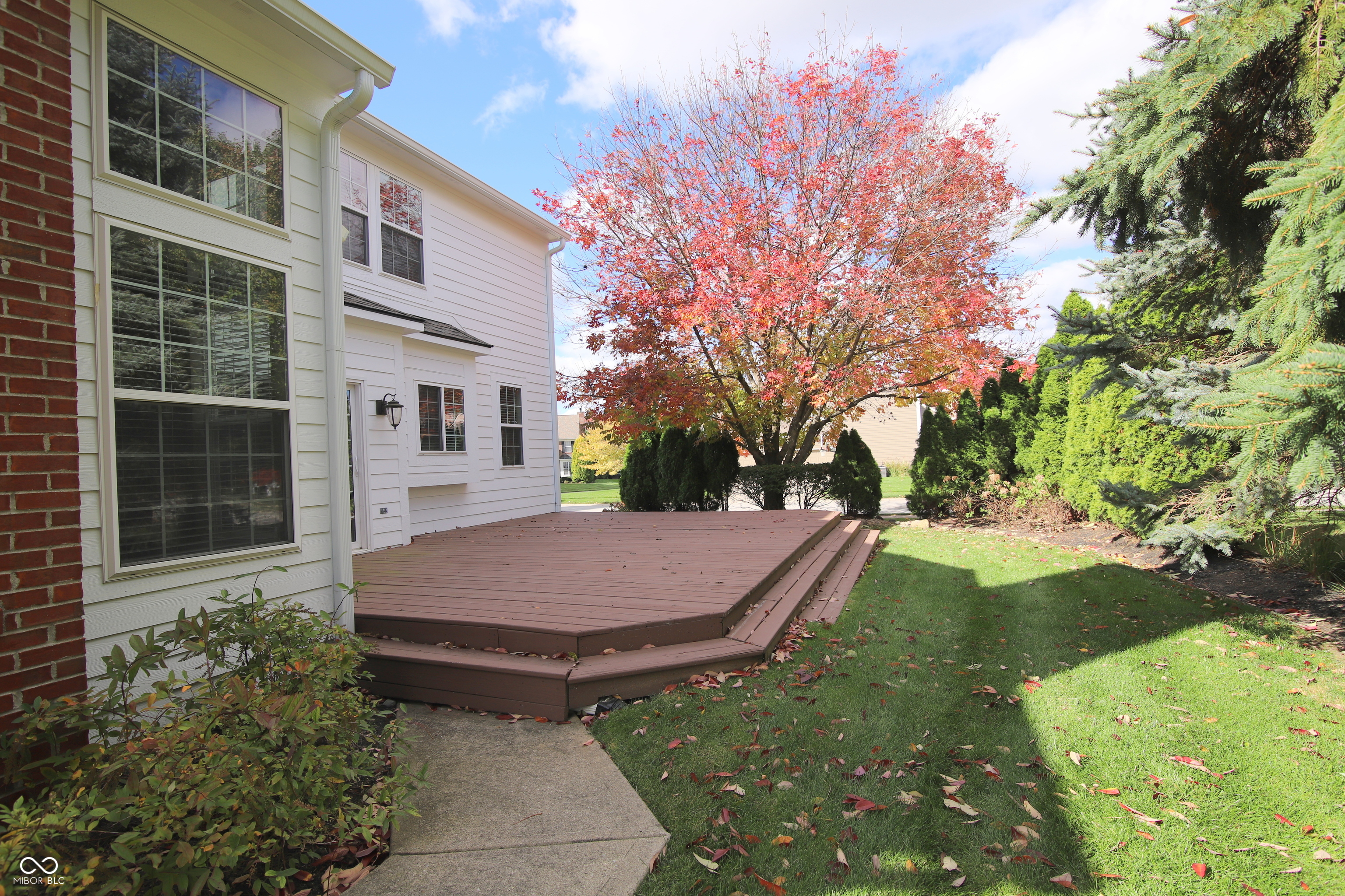 11833 Walker Lane Fishers, IN 46037 - Photo 8 of 46