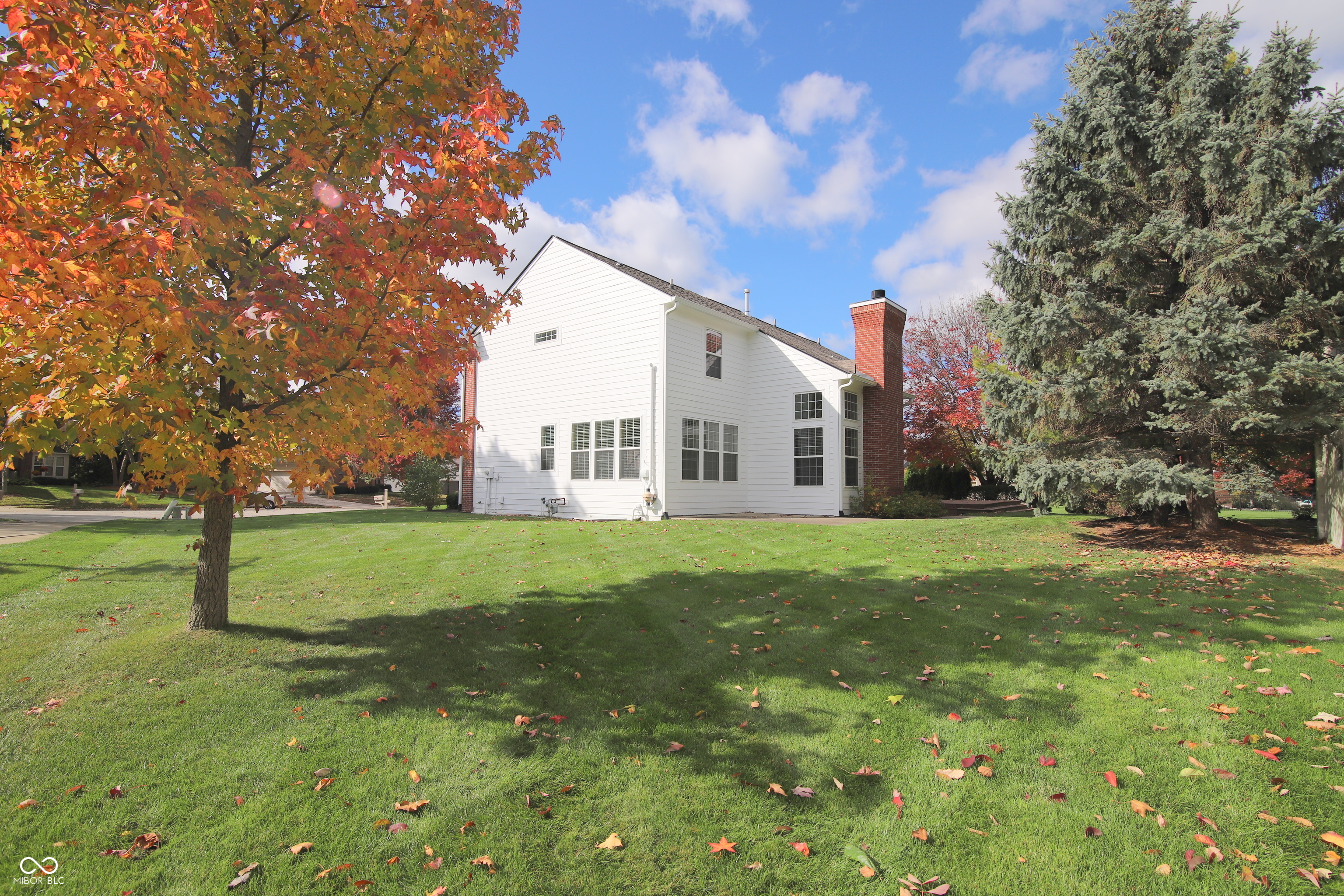 11833 Walker Lane Fishers, IN 46037 - Photo 10 of 46