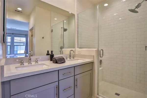 $858,800 | 608 White Oaks, Lake Forest, CA 92610