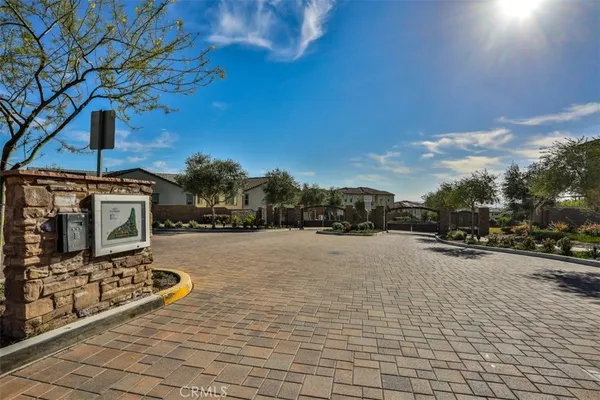 $858,800 | 608 White Oaks, Lake Forest, CA 92610