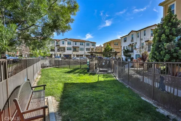 $858,800 | 608 White Oaks, Lake Forest, CA 92610