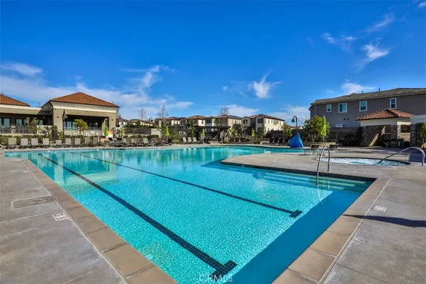 $858,800 | 608 White Oaks, Lake Forest, CA 92610