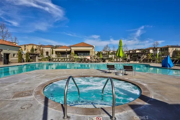 $858,800 | 608 White Oaks, Lake Forest, CA 92610