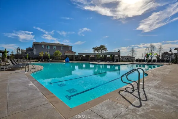 $858,800 | 608 White Oaks, Lake Forest, CA 92610