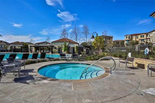 $858,800 | 608 White Oaks, Lake Forest, CA 92610