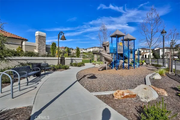 $858,800 | 608 White Oaks, Lake Forest, CA 92610