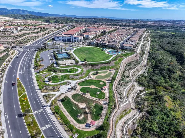 $858,800 | 608 White Oaks, Lake Forest, CA 92610