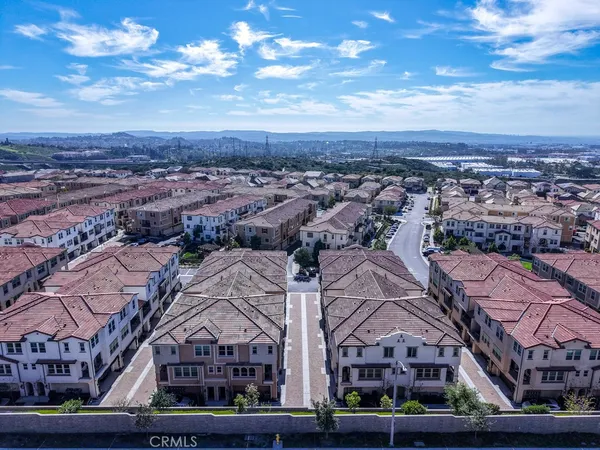 $858,800 | 608 White Oaks, Lake Forest, CA 92610