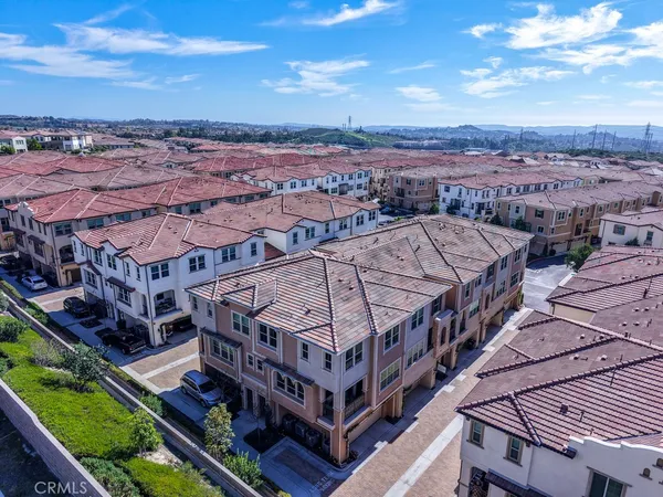 $858,800 | 608 White Oaks, Lake Forest, CA 92610