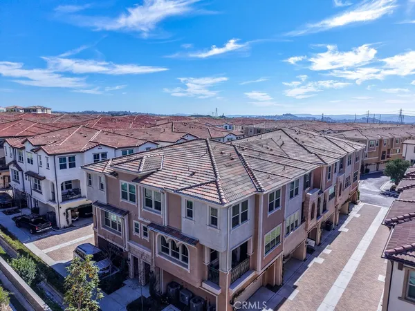 $858,800 | 608 White Oaks, Lake Forest, CA 92610