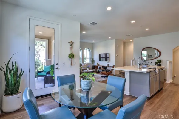 $858,800 | 608 White Oaks, Lake Forest, CA 92610