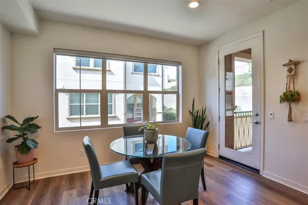 $858,800 | 608 White Oaks, Lake Forest, CA 92610