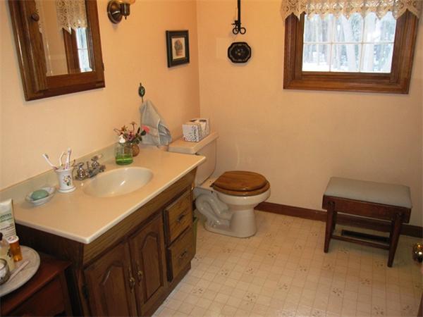44 Graves Road Greenfield, MA 01301 - Photo 15 of 17 Gallery Image 15