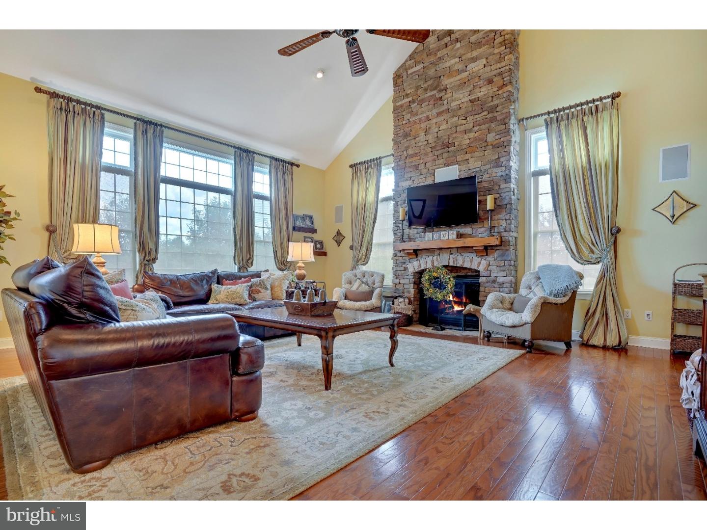 7 Ridgeview Way Allentown, NJ 08501 - Photo 8 of 25 Family Room