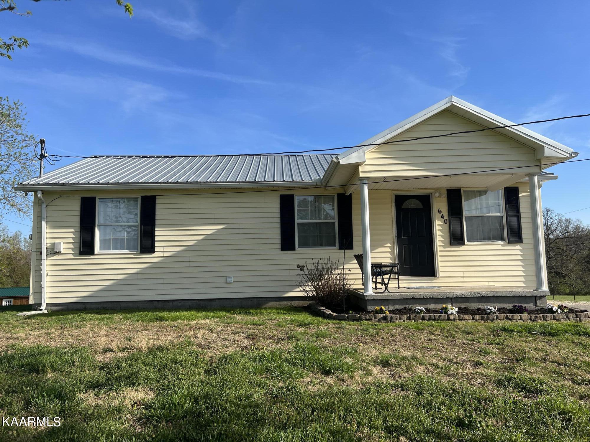 640 Camp Ridge Road La Follette, TN 37766 - Photo 2 of 30 IMG_2302