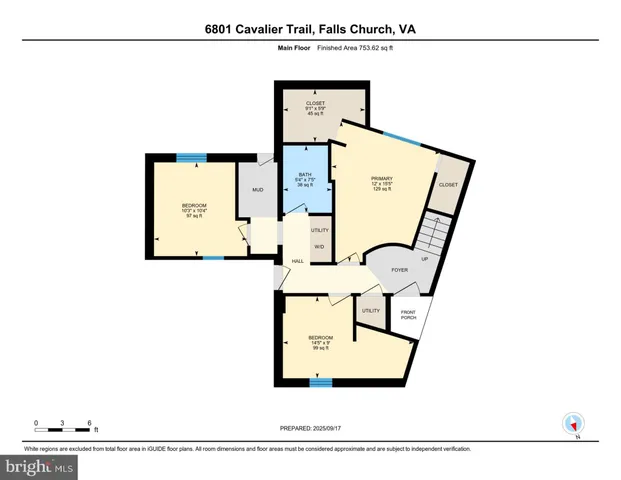 a view of a backyard of the house