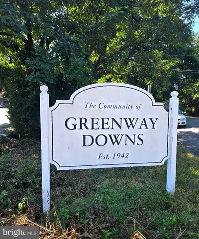 $719,000 | 6801 Cavalier Trail, Falls Church, VA 22042