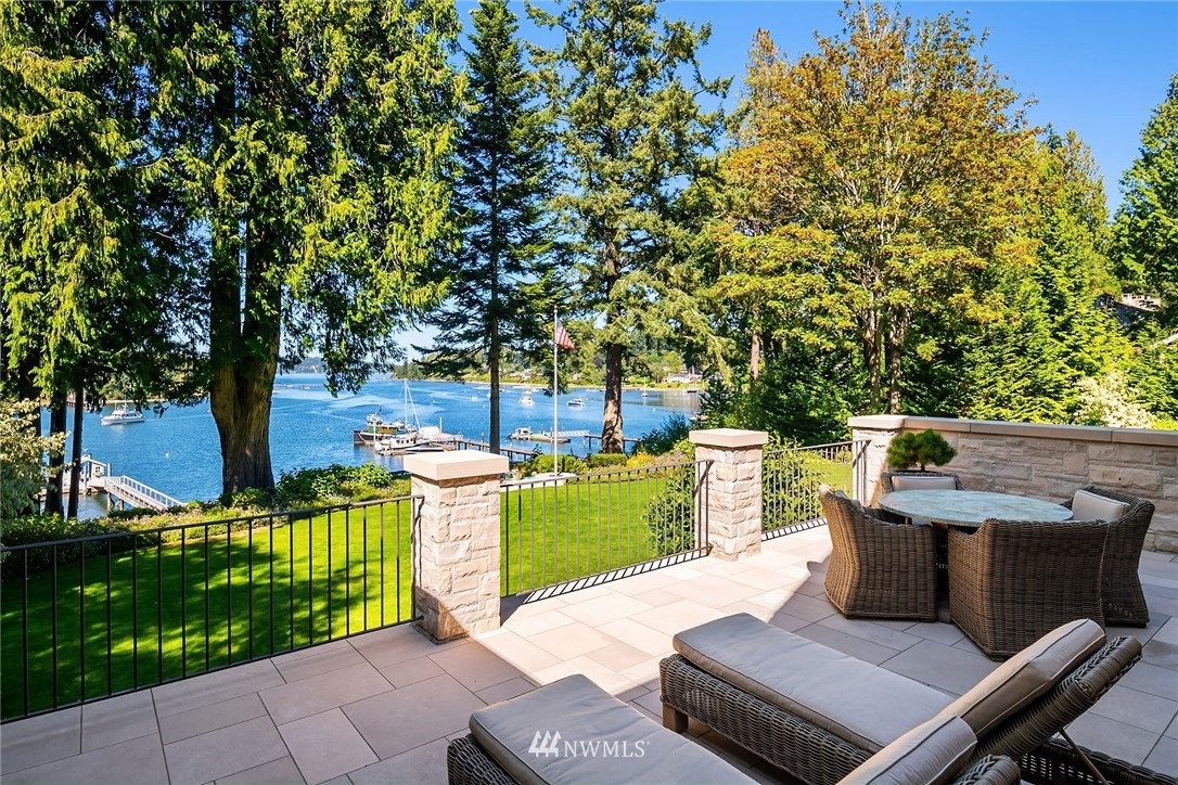 8802 & 8804 Spargur Loop Road Northeast Bainbridge Island, WA 98110 - Photo 12 of 40 Gallery Image 12