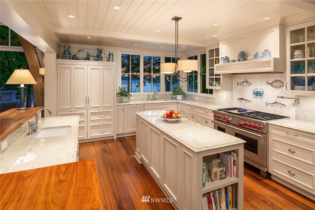 8802 & 8804 Spargur Loop Road Northeast Bainbridge Island, WA 98110 - Photo 13 of 40 Gallery Image 13