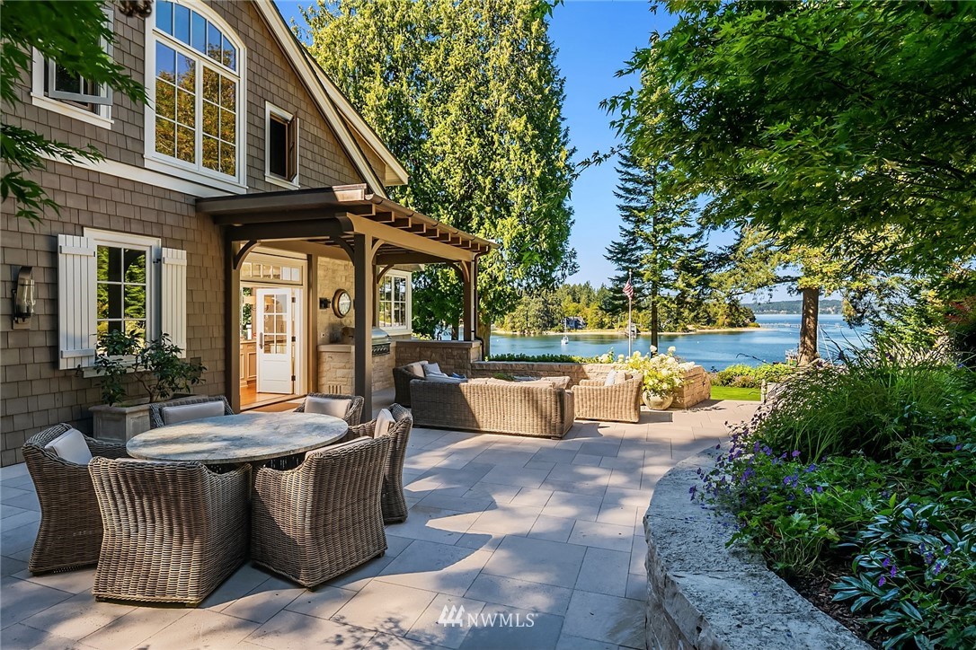 8802 & 8804 Spargur Loop Road Northeast Bainbridge Island, WA 98110 - Photo 15 of 40 Gallery Image 15