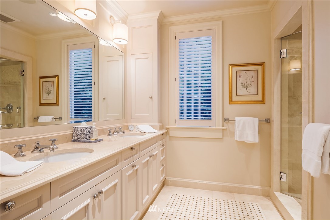 8802 & 8804 Spargur Loop Road Northeast Bainbridge Island, WA 98110 - Photo 17 of 40 Gallery Image 17