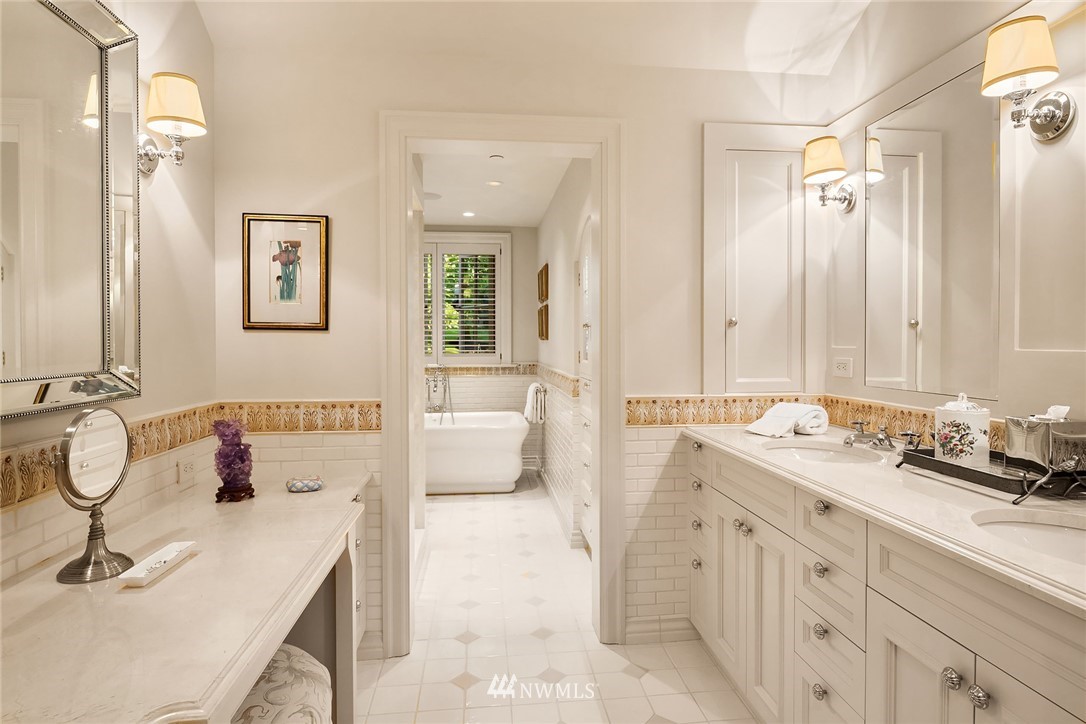 8802 & 8804 Spargur Loop Road Northeast Bainbridge Island, WA 98110 - Photo 22 of 40 Gallery Image 22