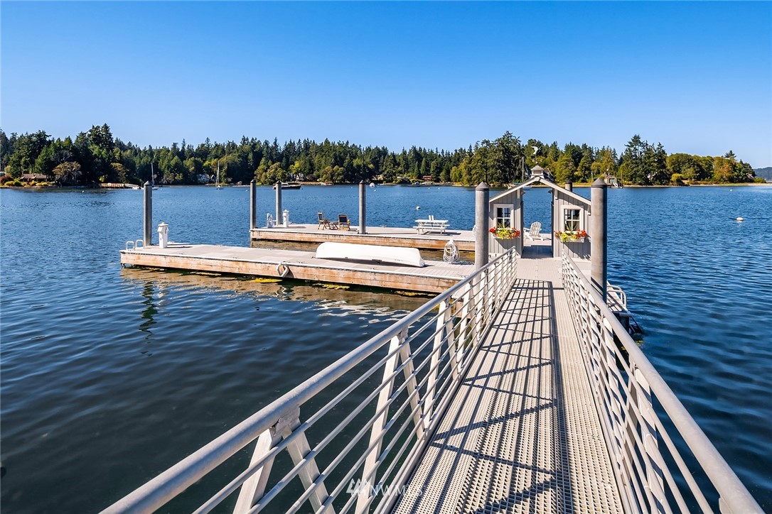 8802 & 8804 Spargur Loop Road Northeast Bainbridge Island, WA 98110 - Photo 30 of 40 Gallery Image 30