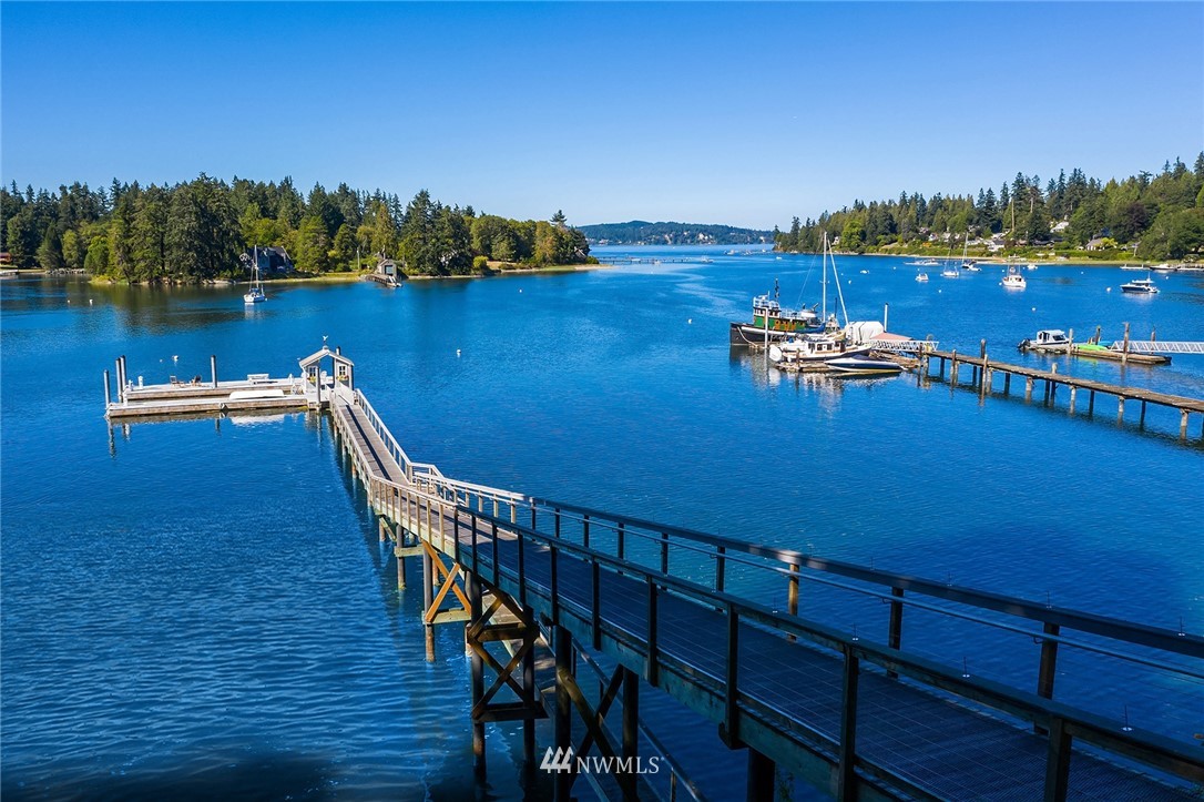 8802 & 8804 Spargur Loop Road Northeast Bainbridge Island, WA 98110 - Photo 4 of 40 Gallery Image 4